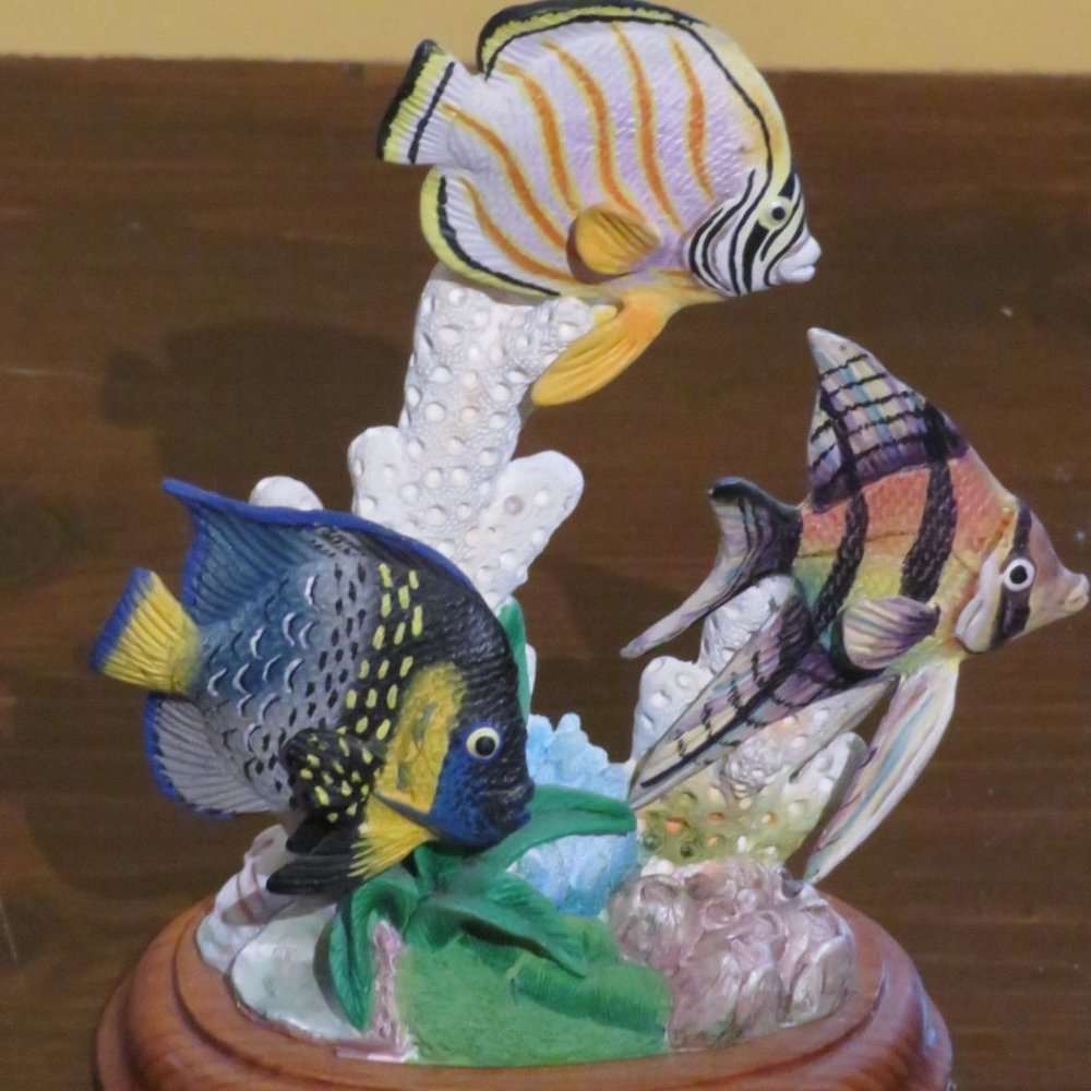 PENCO Sealife Fish Figurine Resin on Wood Base 6" High (K95)